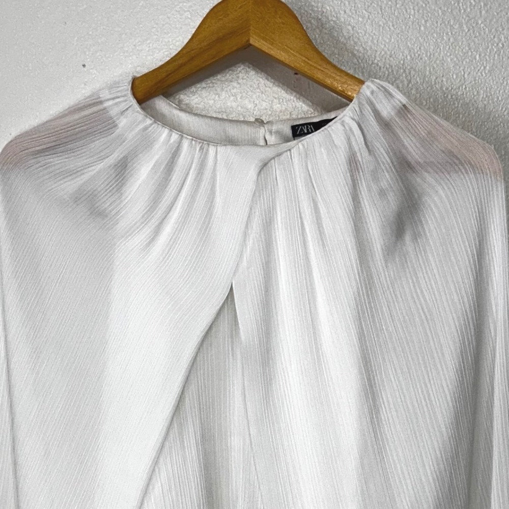 Zara Women's XL White Micro Pleated Cape Sleeve Blouse Avant Garde Ethereal Chic - Picture 3 of 9